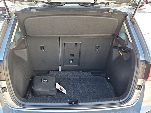 Certified 2022 Volkswagen Taos SE image 6