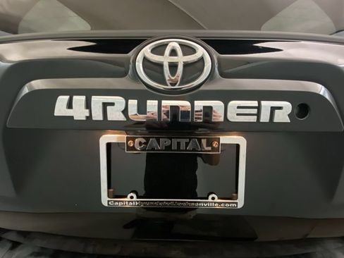 Used 2020 Toyota 4Runner SR5 AWD/4WD image 26