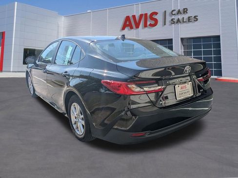 Used 2025 Toyota Camry LE FWD image 9