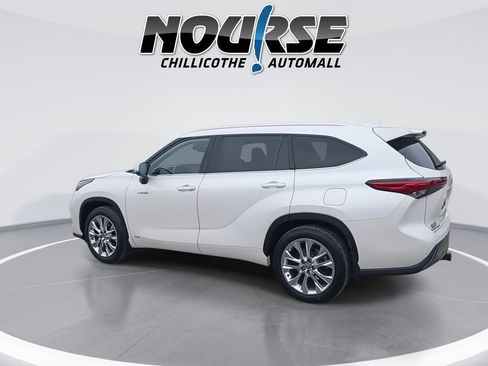 Used 2021 Toyota Highlander Limited image 6