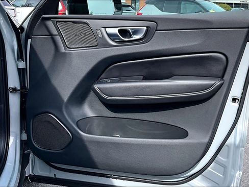 Used 2024 Volvo XC60 B5 Plus w/ Protection Package Premier image 22