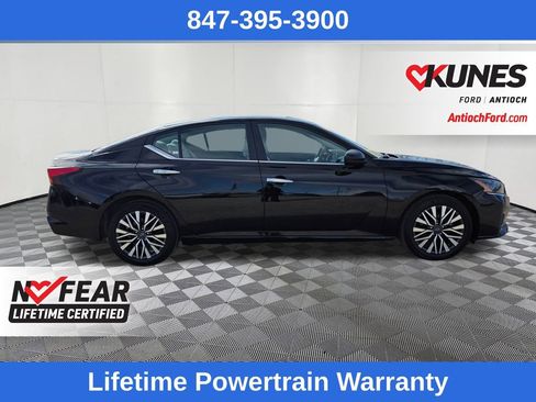 Used 2025 Nissan Altima 2.5 SV image 8