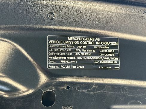 Used 2024 Mercedes-Benz GLC 300 4MATIC image 28