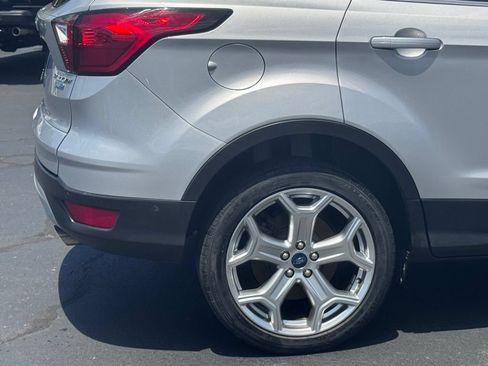 Used 2019 Ford Escape Titanium AWD/4WD image 43