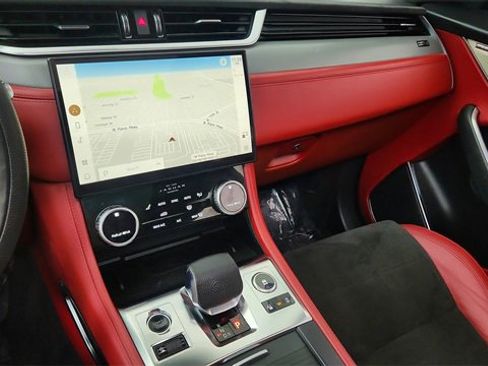 Used 2022 Jaguar F-PACE SVR image 44