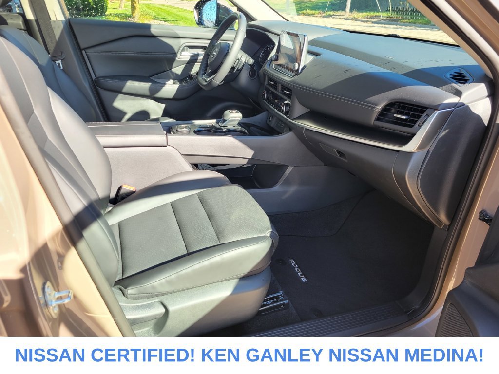 Certified 2024 Nissan Rogue SV w/ SV Premium Package AWD/4WD image 55