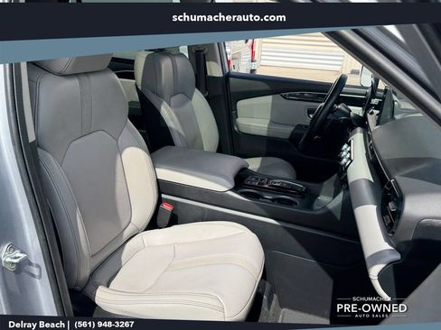 Used 2023 Honda Pilot Touring image 19