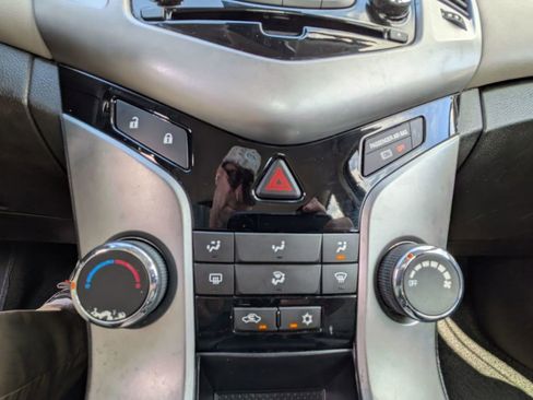 Used 2014 Chevrolet Cruze LS image 22