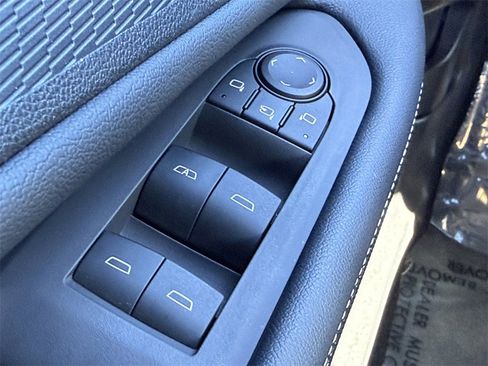 Used 2024 Chevrolet Blazer EV LT image 23