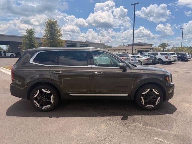 Used 2025 Kia Telluride S FWD image 21