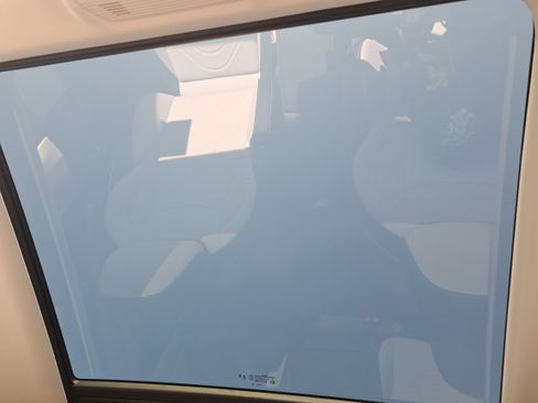 New 2025 Volkswagen Tiguan SE image 29