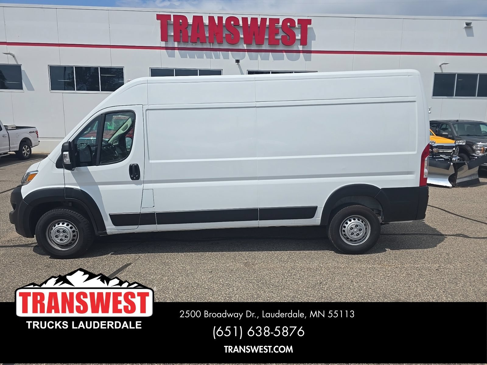 Used 2025 RAM ProMaster 2500 w/ Convenience Group FWD image 2