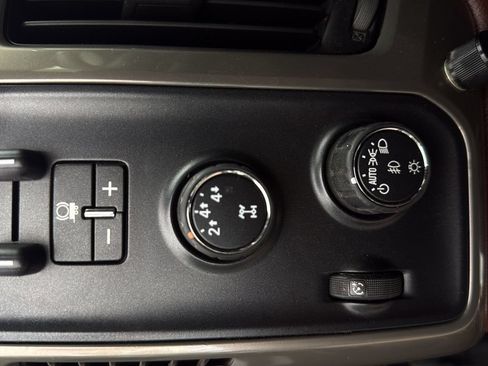 Used 2016 Chevrolet Silverado 3500 High Country w/ Duramax Plus Package AWD/4WD image 11