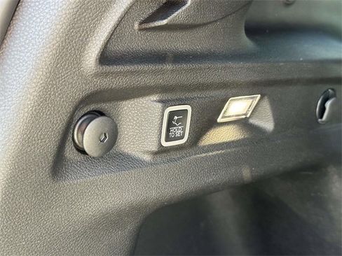 Certified 2024 Jeep Grand Cherokee L Altitude image 22