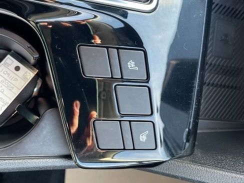 Used 2025 Kia Sportage EX image 21