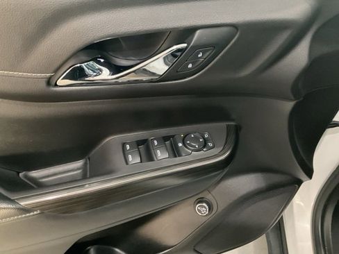 Used 2020 GMC Acadia SLT image 6