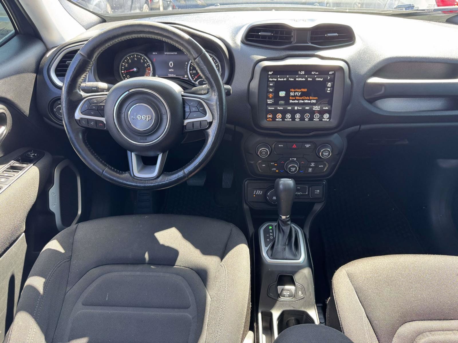 Used 2020 Jeep Renegade Latitude w/ UConnect 8.4 Nav Group AWD/4WD image 9