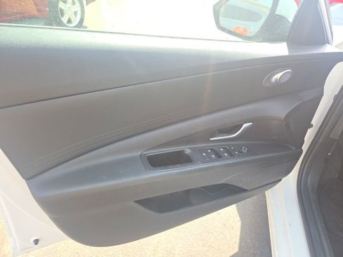 Used 2023 Hyundai Elantra SEL image 7