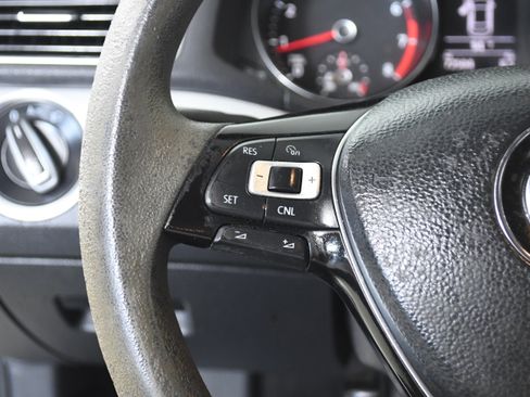 Used 2016 Volkswagen Passat 1.8T S image 11