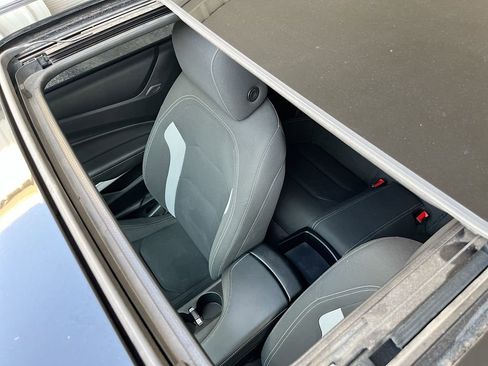 Used 2021 Chevrolet Camaro LT image 22