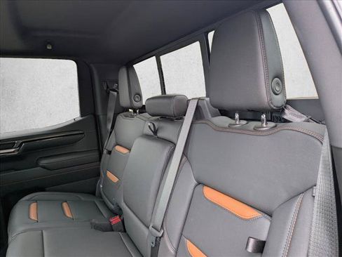 Used 2025 GMC Sierra 1500 AT4 w/ AT4 Premium Package AWD/4WD image 20