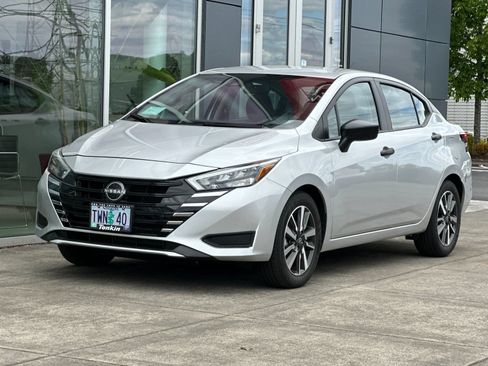 Used 2025 Nissan Versa S w/ S Plus Package FWD image 7