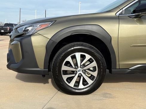 Used 2025 Subaru Outback Premium image 5