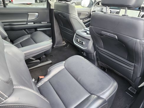 Used 2025 Ford Expedition Platinum AWD/4WD image 25