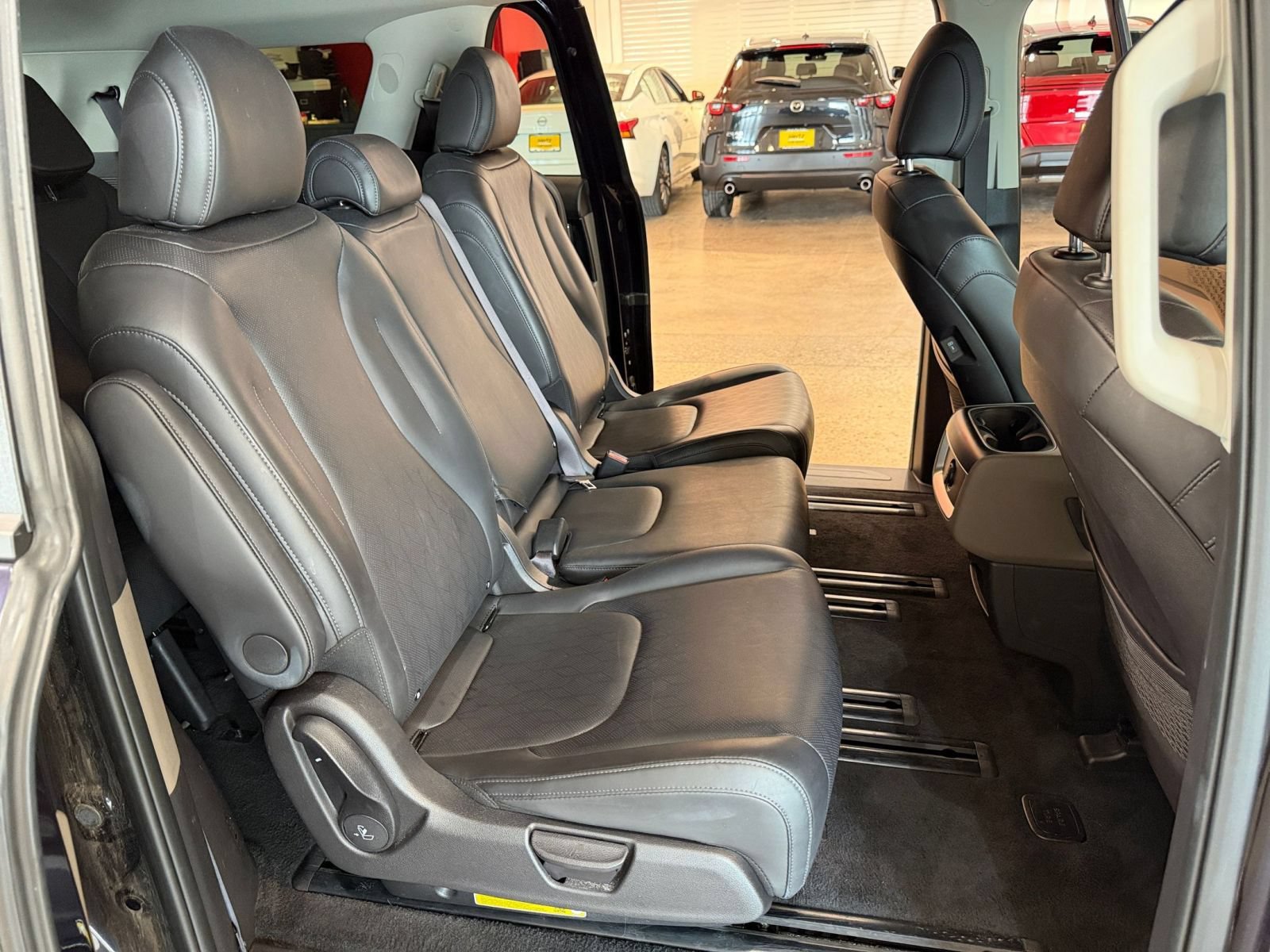 Used 2026 Kia Carnival FWD image 39