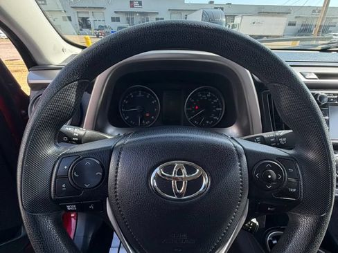 Used 2017 Toyota RAV4 LE FWD image 16