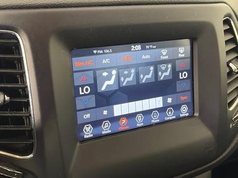 Used 2021 Jeep Compass Latitude FWD image 19