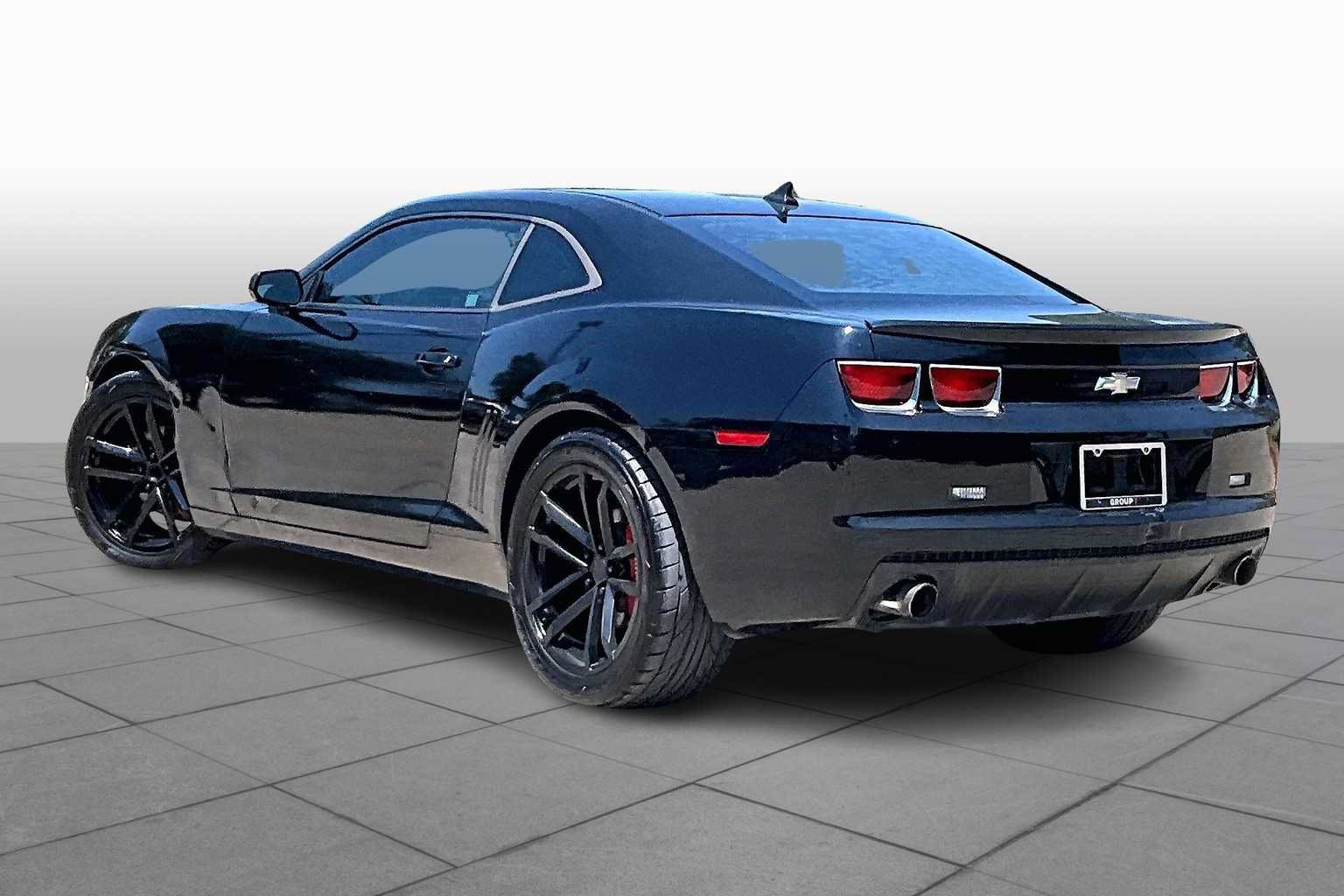 Used 2013 Chevrolet Camaro LS RWD image 13