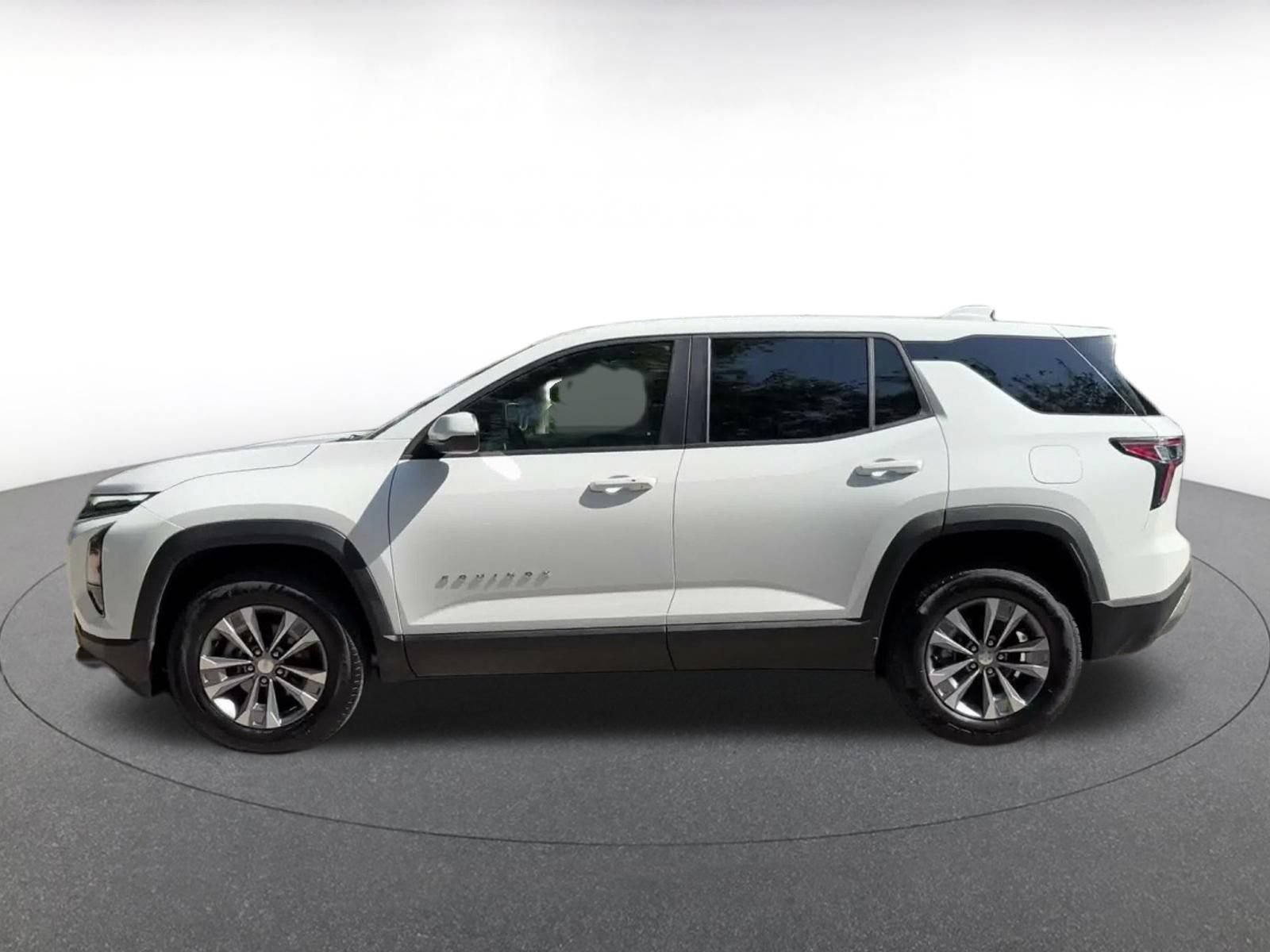 Used 2025 Chevrolet Equinox LT FWD image 8