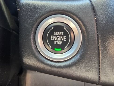 Used 2021 Chevrolet Suburban LT RWD image 32