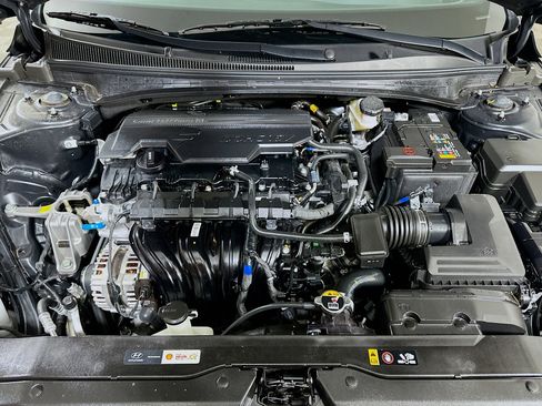 Certified 2025 Hyundai Elantra Sport image 27