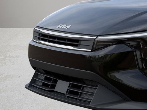 New 2025 Kia K4 LXS image 12