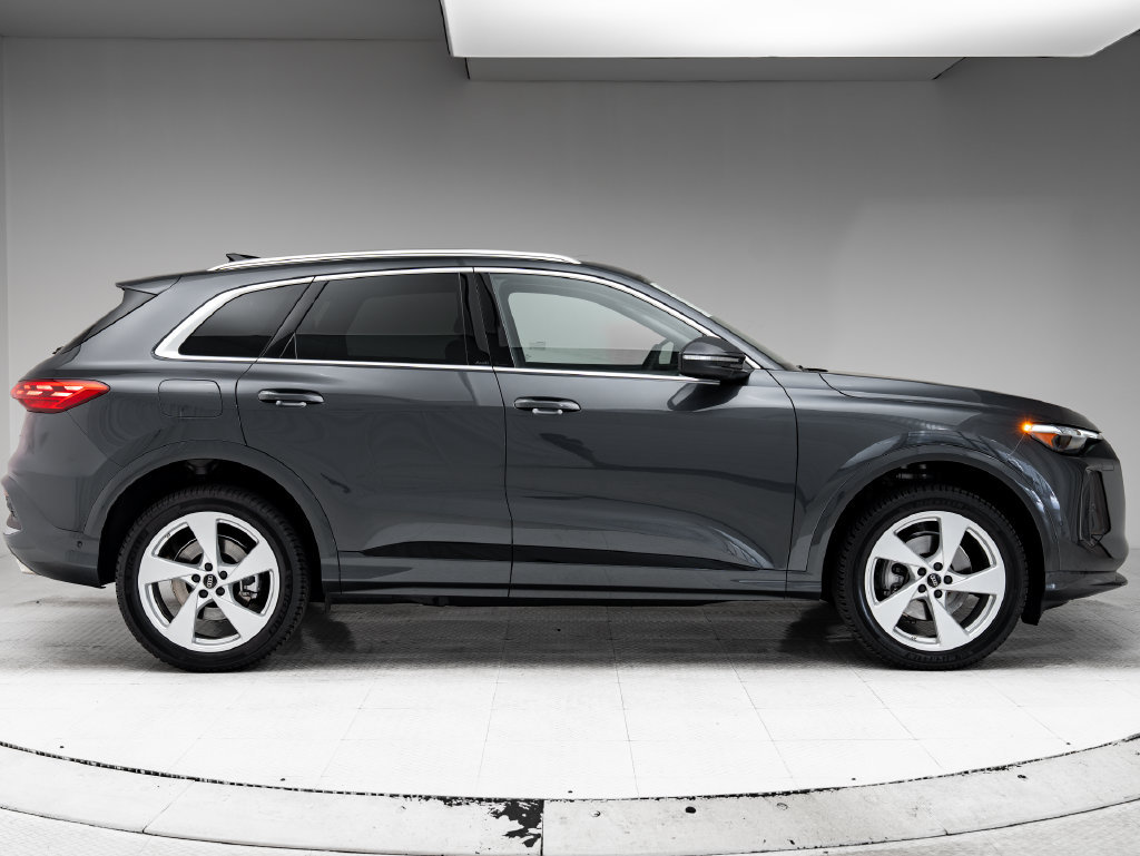 Used 2025 Audi Q5 Premium AWD/4WD image 27