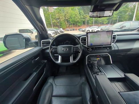 Used 2022 Toyota Tundra Platinum w/ Advanced Package AWD/4WD image 32