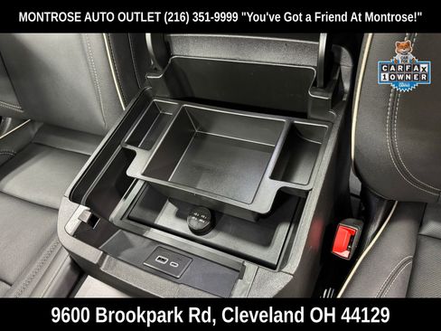 Used 2023 GMC Yukon XL SLT w/ SLT Premium Package image 29