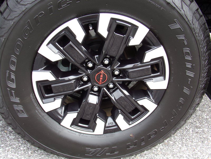 Used 2022 Nissan Frontier PRO-4X AWD/4WD image 16
