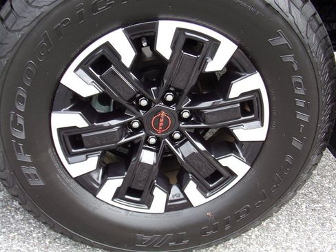 Used 2022 Nissan Frontier PRO-4X AWD/4WD image 16