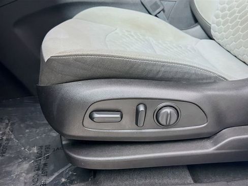 Used 2019 Chevrolet Equinox LS w/ LS Convenience Package image 20