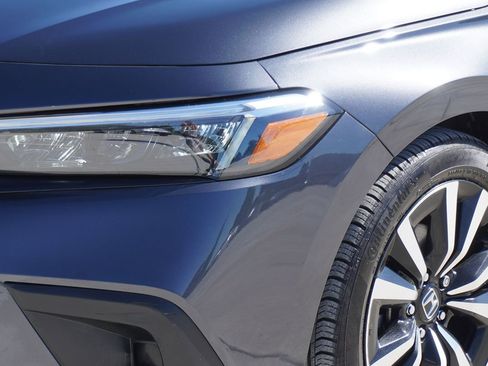 Used 2023 Honda Civic EX-L image 2
