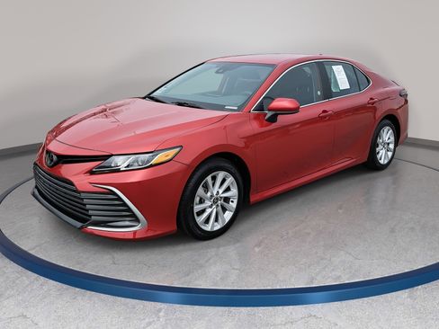 Used 2024 Toyota Camry LE image 1