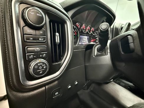 Used 2020 Chevrolet Silverado 1500 LT w/ Convenience Package AWD/4WD image 12