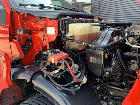 Used 2016 Ford F650 2WD Crew Cab Super Duty image 18