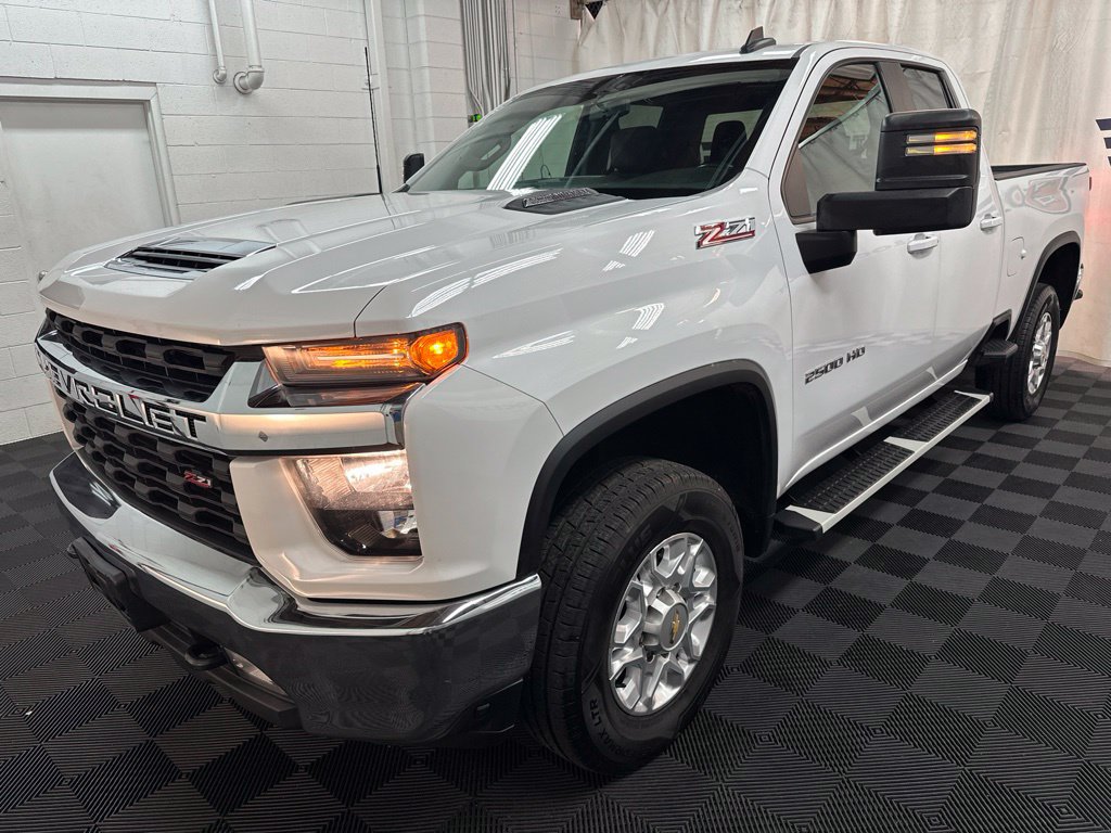 Used 2022 Chevrolet Silverado 2500 LT w/ Convenience Package AWD/4WD image 4