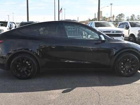 Used 2023 Tesla Model Y Long Range image 18