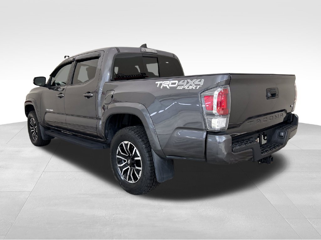Used 2022 Toyota Tacoma TRD Sport AWD/4WD image 3