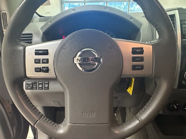 Used 2017 Nissan Frontier SV w/ SV Value Truck Package AWD/4WD image 9